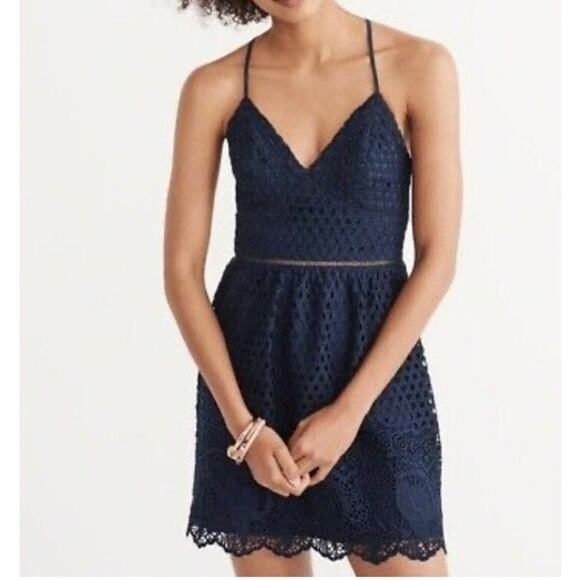Abercrombie & Fitch Dress Women's Small Blue Eyelit Lace Overlay Mini V Neck - Picture 1 of 9